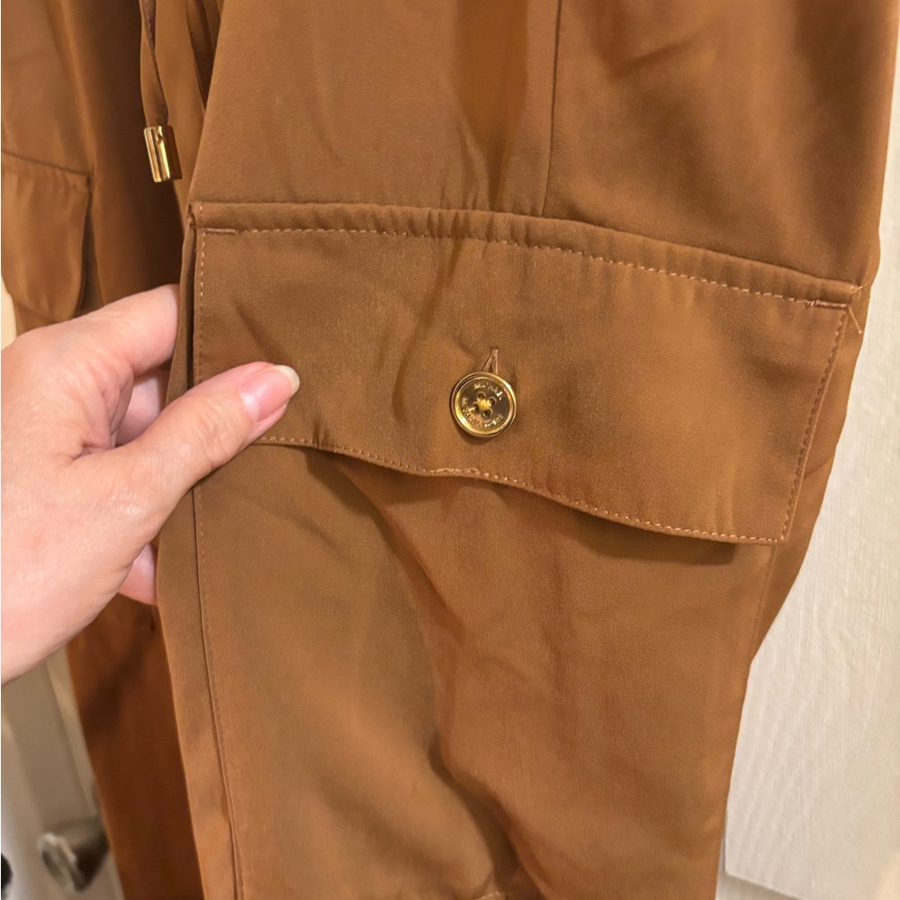 Women’s Michael Kors Tan Utility Chic Jogger Pants, Size M, Silky Polyester - Picture 7 of 8